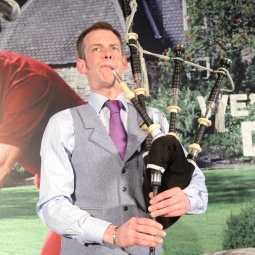 Roddy Playing Ceilidh in Delhi