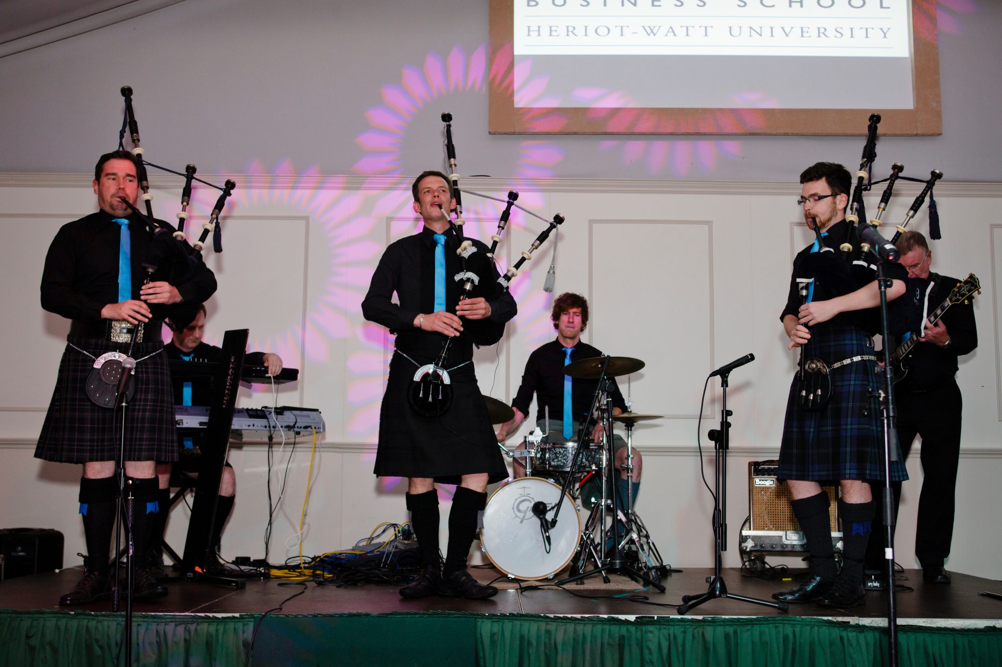 Ceilidh Band site LIVE Reel Time Edinburgh based ceilidh Band